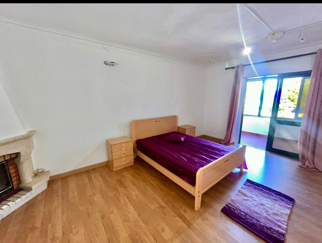 Quarto Boa Localizacao Com Cozinha E Casa De Banho Apartment คาปาริกา ภายนอก รูปภาพ