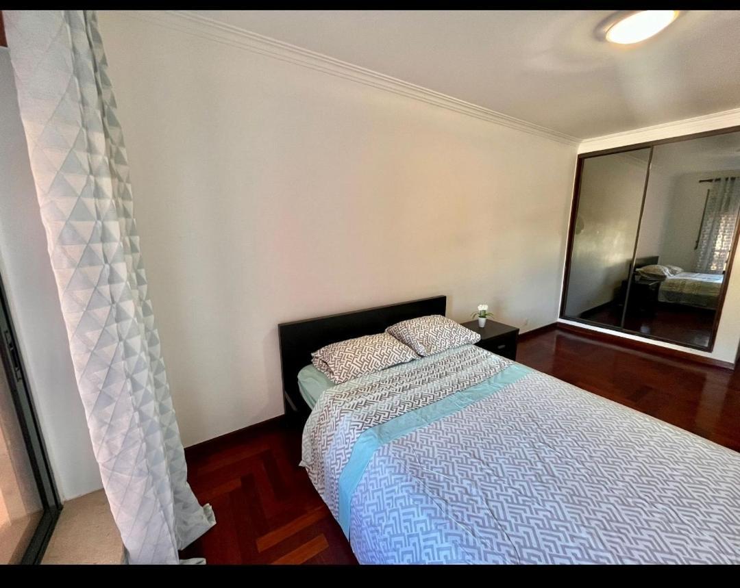 Quarto Boa Localizacao Com Cozinha E Casa De Banho Apartment คาปาริกา ภายนอก รูปภาพ