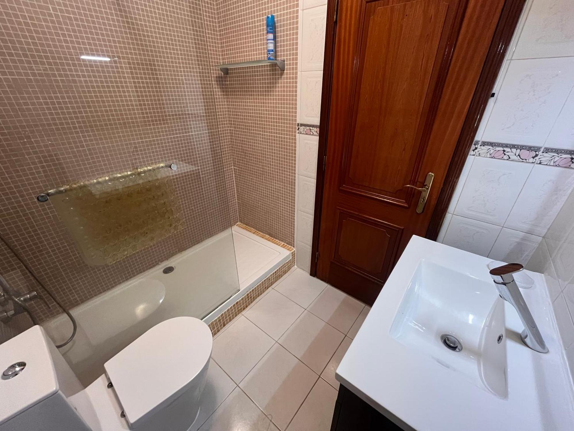 Quarto Boa Localizacao Com Cozinha E Casa De Banho Apartment คาปาริกา ภายนอก รูปภาพ