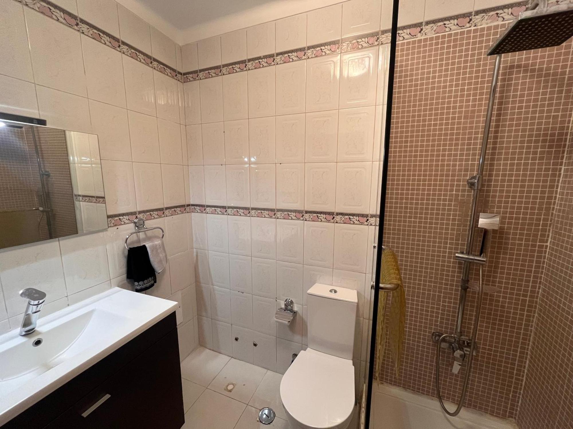 Quarto Boa Localizacao Com Cozinha E Casa De Banho Apartment คาปาริกา ภายนอก รูปภาพ