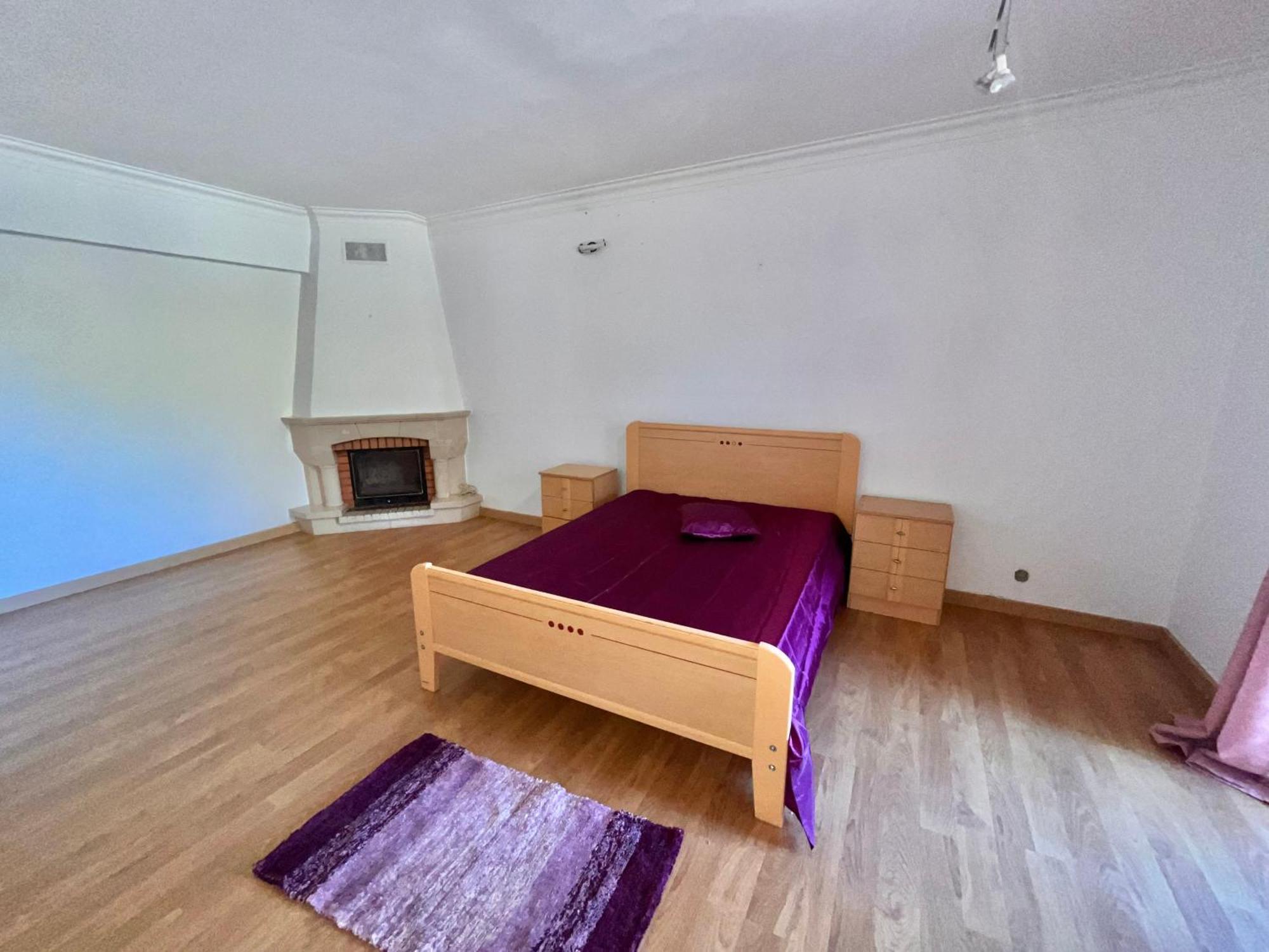 Quarto Boa Localizacao Com Cozinha E Casa De Banho Apartment คาปาริกา ภายนอก รูปภาพ